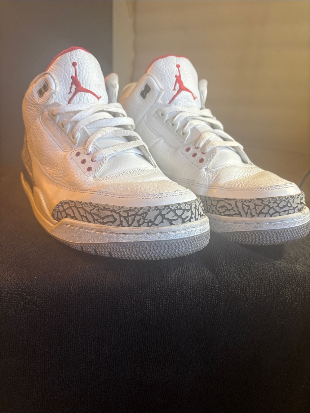 Jordan Men's Athletic Sneakers in White and Red